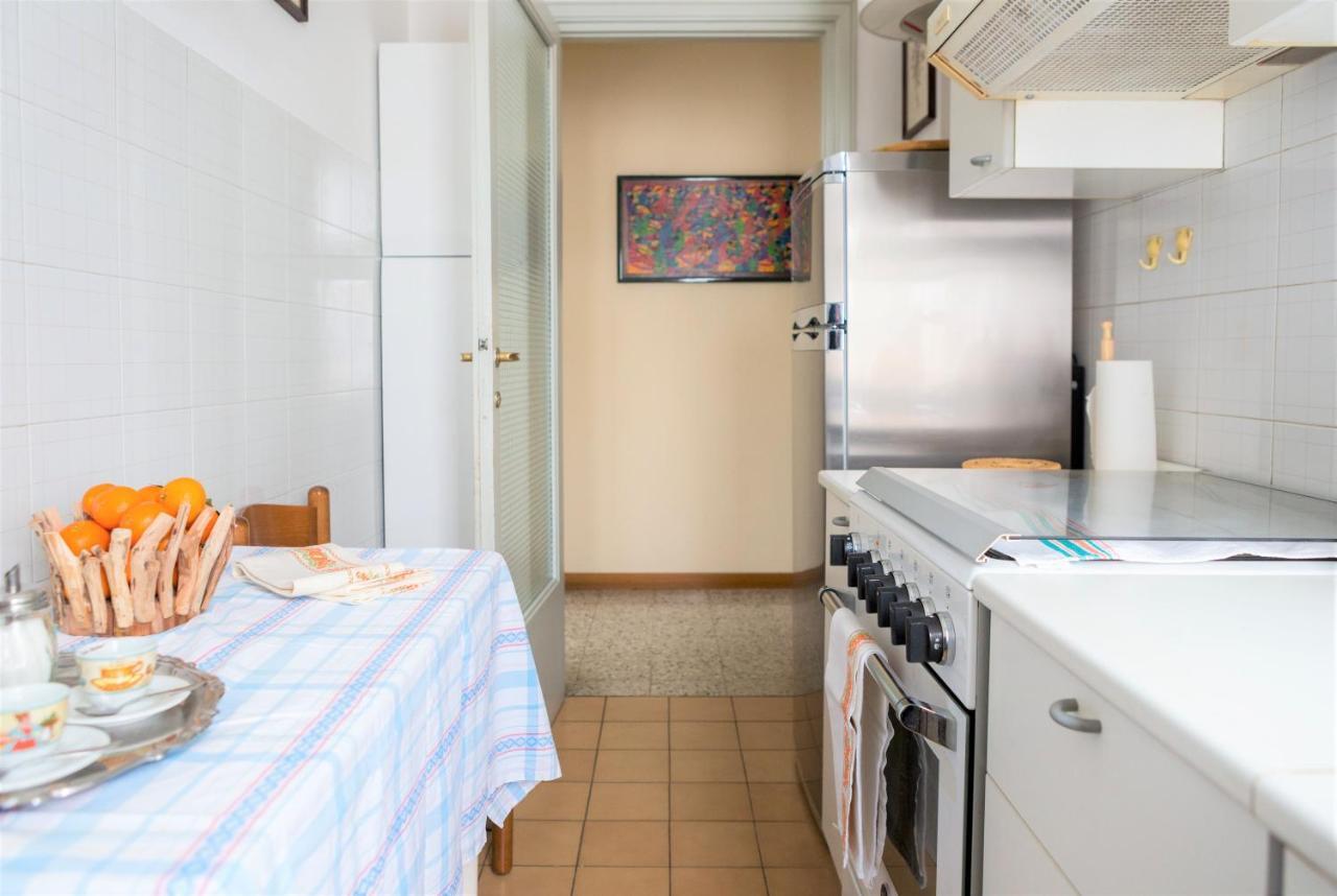 Ferienwohnung A Pochi Passi Dal Centro E Dall'Ospedale Di Parma Exterior foto